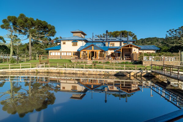 Piscina externa, piscina aquecida