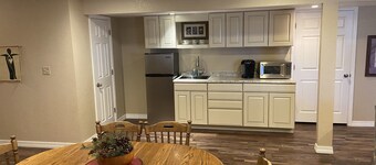 Spacious and Comfortable Garden Level Basement Apartment