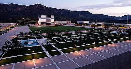 Spacious and Comfortable Garden Level Basement Apartment