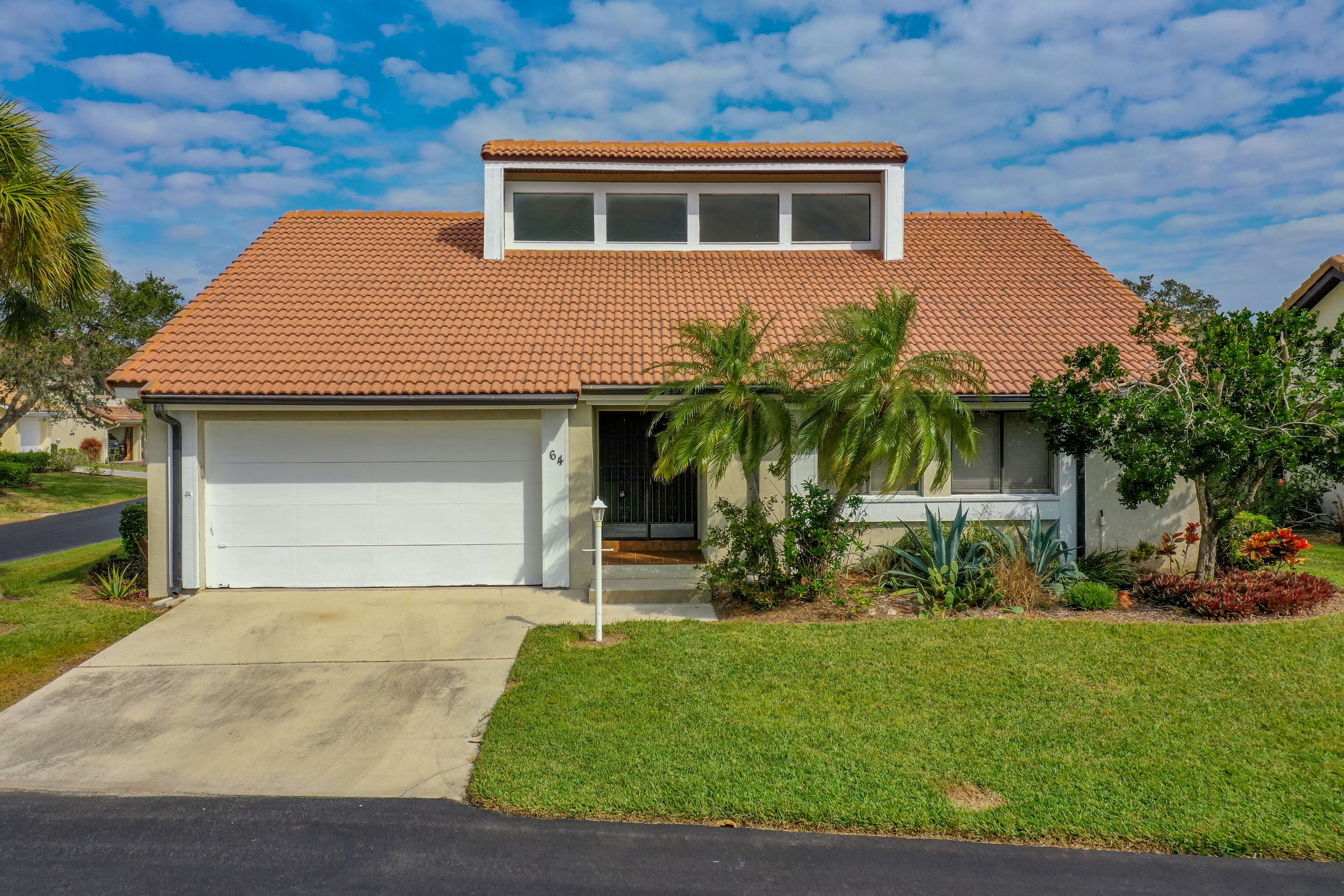 Resort Home w/Lanai - 1 mile from Shark Tooth Beach!