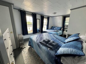 4 bedrooms, iron/ironing board, WiFi, bed sheets