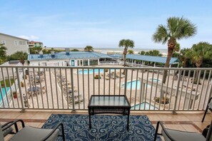 Property grounds - Endless Vue/Ocean/Pool front/Gorgeous unit (Tybee Island)