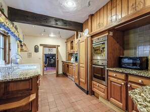 Horno, lavavajillas y congelador