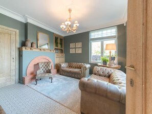 Televisión, chimenea