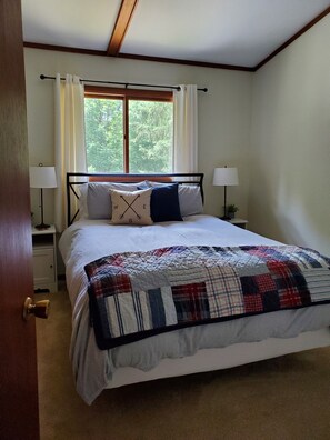 3 bedrooms, free WiFi, bed sheets, wheelchair access