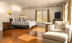 4 soverom, skrivebord, strykejern/-brett og wi-fi (inkludert)