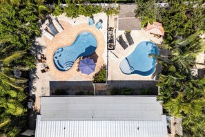 Piscina all'aperto, una piscina riscaldata