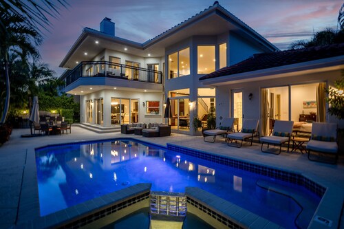 Luxurious Delray Beach Waterfront Pool Home with VIP Beach Passes! Pet Friendly!