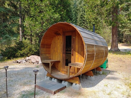 Yurt in Secluded Setting Near Mt Shasta/McCloud, CA