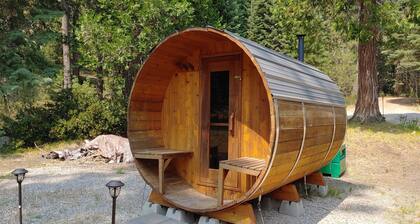 Yurt in Secluded Setting Near Mt Shasta/McCloud, CA