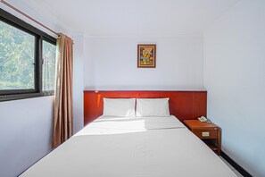 Superior Room | Desk, soundproofing, rollaway beds, bed sheets