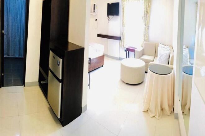 Bureau, chambres insonorisées, fer et planche à repasser, Wi-Fi gratuit