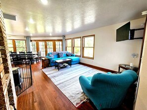 TV, fireplace, video games, stereo