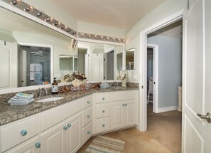 Interior - Gorgeous Ocean Walk Condo with Ocean and Estuary Views! OW18-506 (New Smyrna Beach)