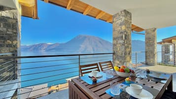 Tempat makan outdoor