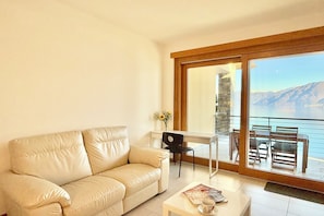 24-Zoll-Flachbildfernseher mit Kabelempfang, Fernseher, Fußbodenheizung