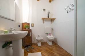 Appartement, 4 chambres | Salle de bain