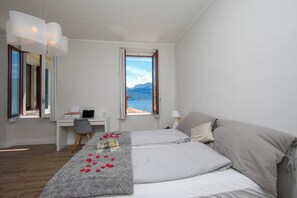 Appartamento familiare, camere multiple, 2 bagni (Casa Maria Menaggio) | 2 camere, ferro/asse da stiro, Wi-Fi gratuito, lenzuola