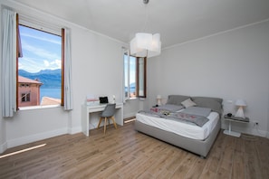 Family Apartment, Multiple Bedrooms, 2 Bathrooms (Casa Maria Menaggio) | 2 bedrooms, iron/ironing board, free WiFi, bed sheets