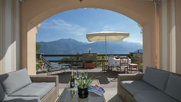 Familie appartement, meerdere slaapkamers, uitzicht op gebergte (Sonenga Panoramic Terrace) | Uitzicht op het meer