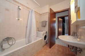 Family Apartment, Multiple Bedrooms, Mountainside (Sonenga Panoramic Terrace) | Bathroom