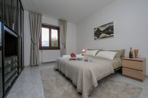 Family Apartment, Multiple Bedrooms, Mountainside (Sonenga Panoramic Terrace) - Sonenga Panoramic Terrace (Menaggio)