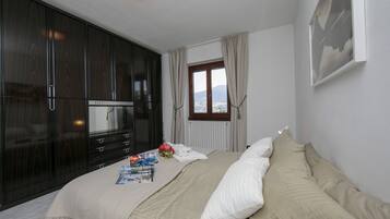 Familie appartement, meerdere slaapkamers, uitzicht op gebergte (Sonenga Panoramic Terrace) | 2 slaapkamers, een strijkplank/strijkijzer, gratis wifi, beddengoed