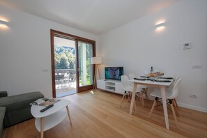 24-inch flat-screen TV with digital channels, TV, heated floors