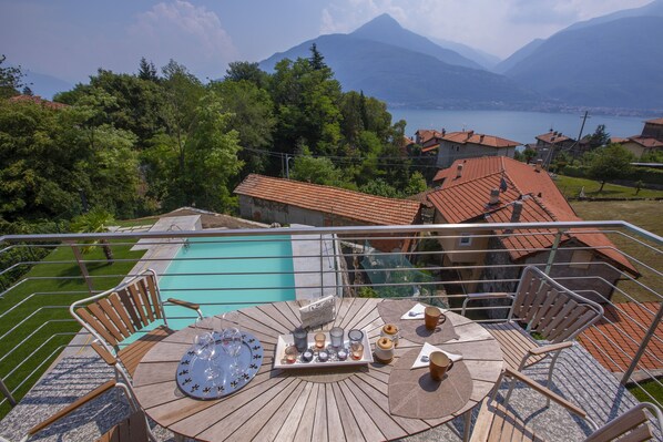 Family Penthouse, 4 Bedrooms, 2 Bathrooms, Mountainside (Villa Vecchio Mulino) | Lake view - Villa Vecchio Mulino (Cremia)