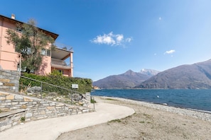 Familie appartement, meerdere slaapkamers, aan het meer (Garibaldi Lake View 3) | Exterieur