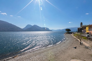 Appartamento familiare, camere multiple, lato lago (Garibaldi Lake View 3) | Esterni