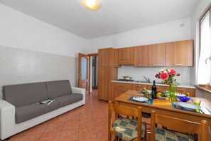 Private kitchen - Garibaldi Lake view 3 (San Siro)