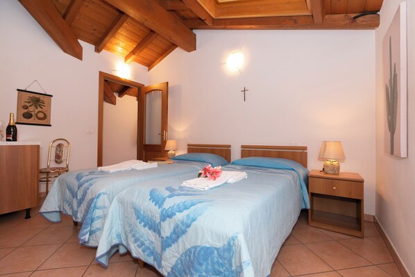 Family Apartment, Multiple Bedrooms, Lakeside (Garibaldi Lake View 4)