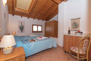 Family Apartment, Multiple Bedrooms, Lakeside (Garibaldi Lake View 4)