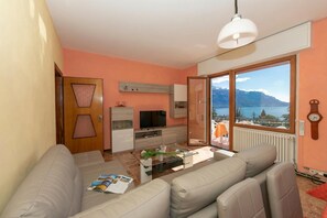 Familjelägenhet - flera sovrum - intill bergen (Il Panorama di Forster) | Interiör