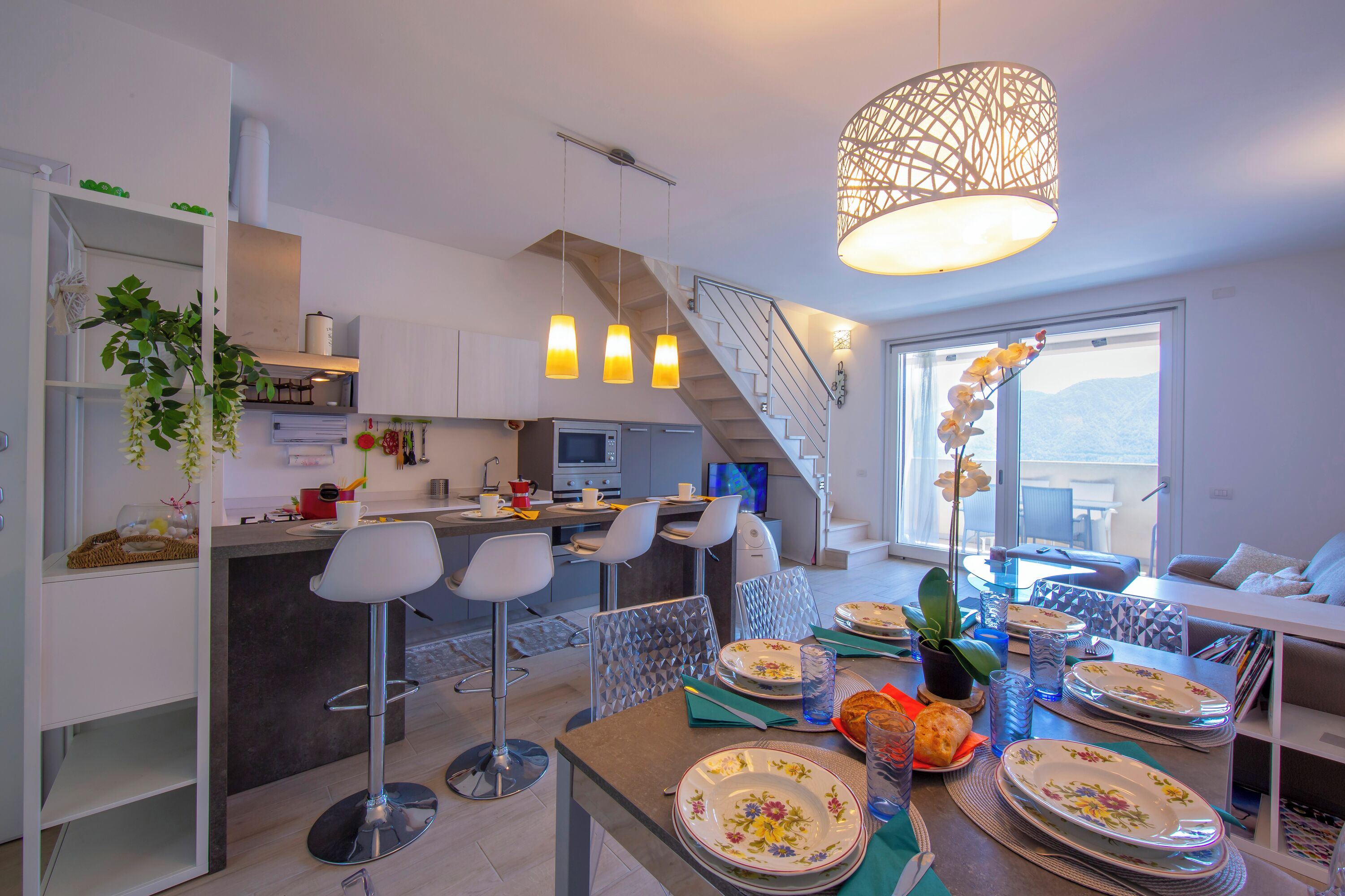 Familie appartement, meerdere slaapkamers, 2 badkamers (Como Lake Modern Apartment Ulivi) | Dineren