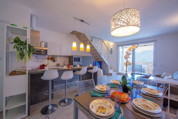 Family Apartment, Multiple Bedrooms, 2 Bathrooms, Mountainside (Como Lake Modern Apartment Ulivi) | Dining - Como Lake Modern apartment Ulivi (Tremezzina)