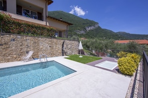 Außenpool (je nach Saison geöffnet)