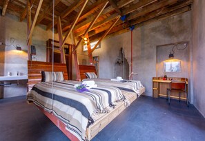 Familienvilla, Mehrere Betten, zum Garten hin (Villa Roffa Lario)