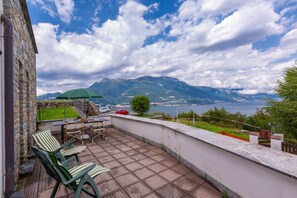 Familienapartment, Mehrere Betten, zum Garten hin (Bellano Terrazzo) | Blick auf den See
