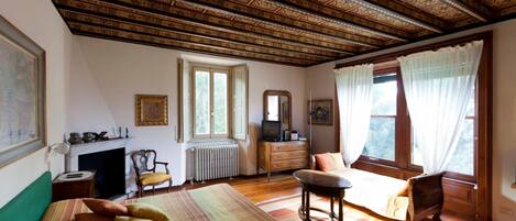 Villa familiare, letti multipli, lato giardino (Villa Silvana) | 6 camere, ferro/asse da stiro, Wi-Fi (a pagamento), lenzuola