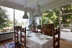 Family Villa, Multiple Beds, Garden Area (Villa Silvana) | In-room dining