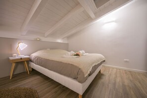 Family Apartment, Multiple Beds, 2 Bathrooms, Mountainside (Bella Argegno)