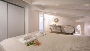 Apartemen Keluarga, Beberapa Tempat Tidur, 2 kamar mandi, tepi gunung (Bella Argegno) | 4 kamar tidur, setrika/meja setrika, dan seprai linen