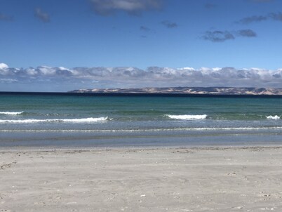 Farm Home * + Air Con * Free WIFI * Beautiful Bush Views * Wildlife