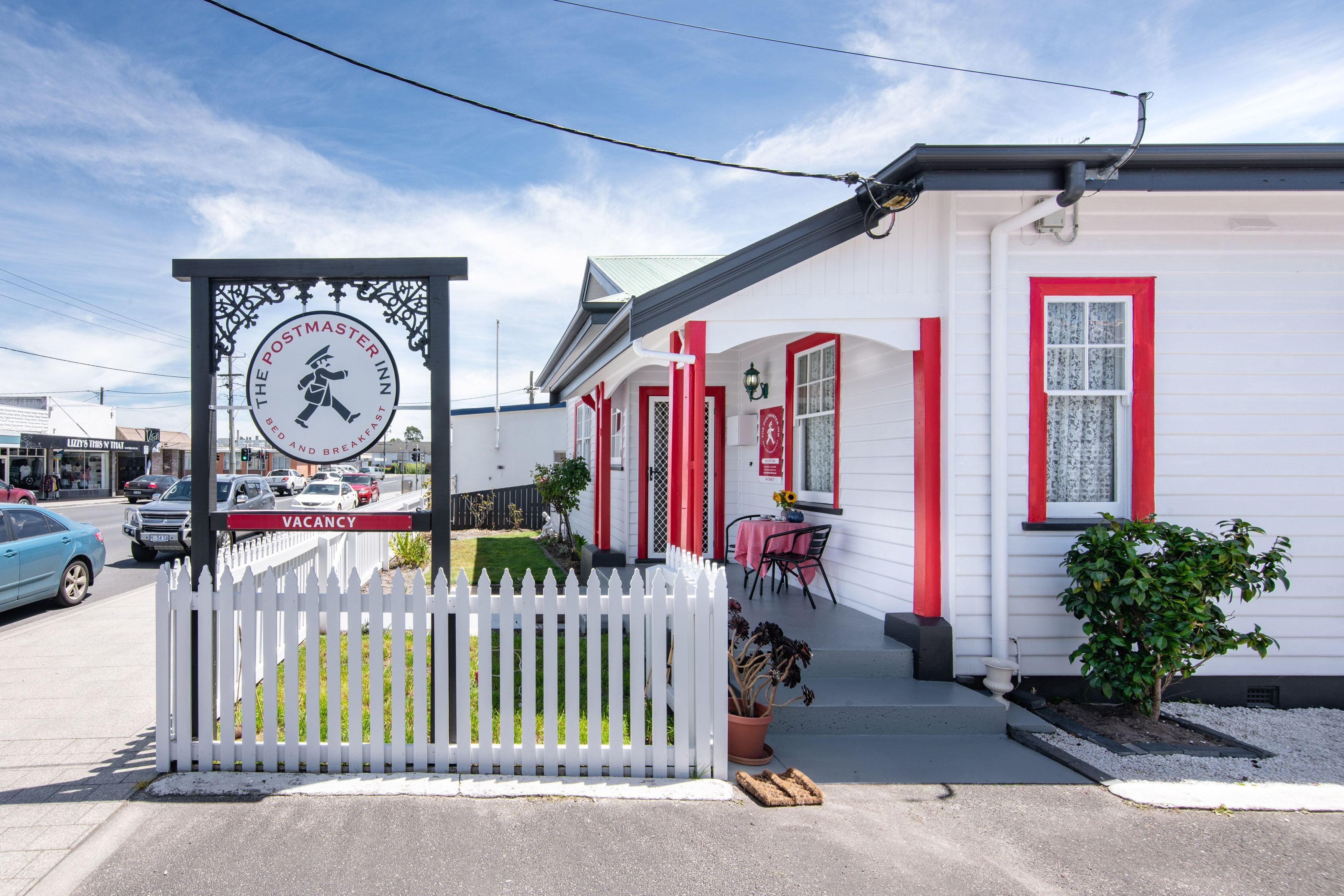 The Postmaster Inn Bed and Breakfast - Smithton R1 - Free Continental Breakfast