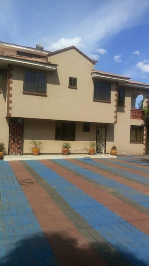 Building design - Maresi Luxury Hotel (Arusha)