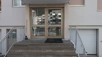 Pintu masuk properti