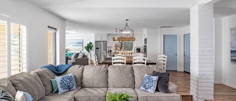 TV connectée, cheminée, table de tennis de table