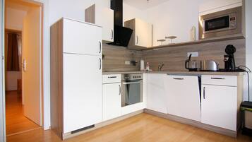 Kühlschrank, Ofen, Herdplatte, Geschirrspüler